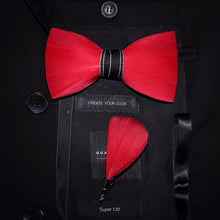 Charger l'image dans la galerie, Broche et Nœud papillon en plumes naturelles pour Homme.